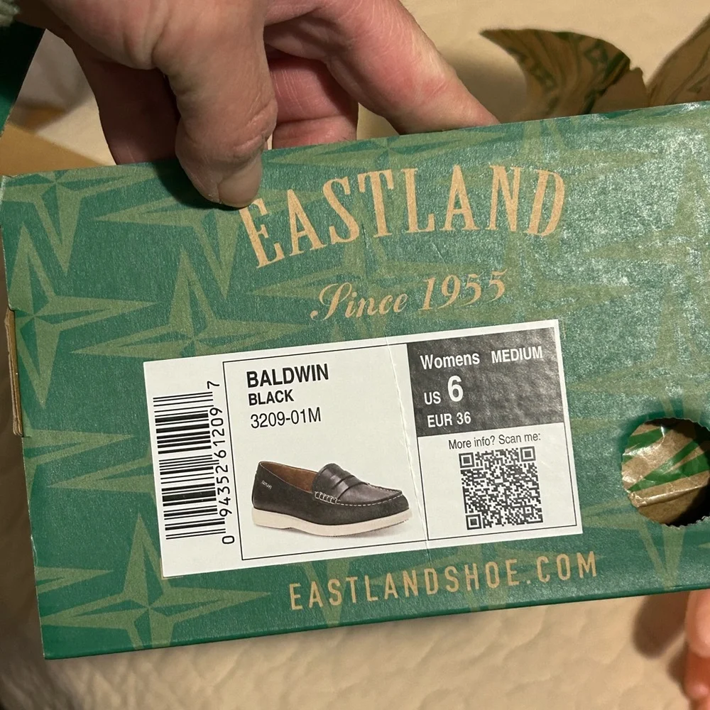 Eastland Baldwin Black Leather Loafers - Picture 7 of 9